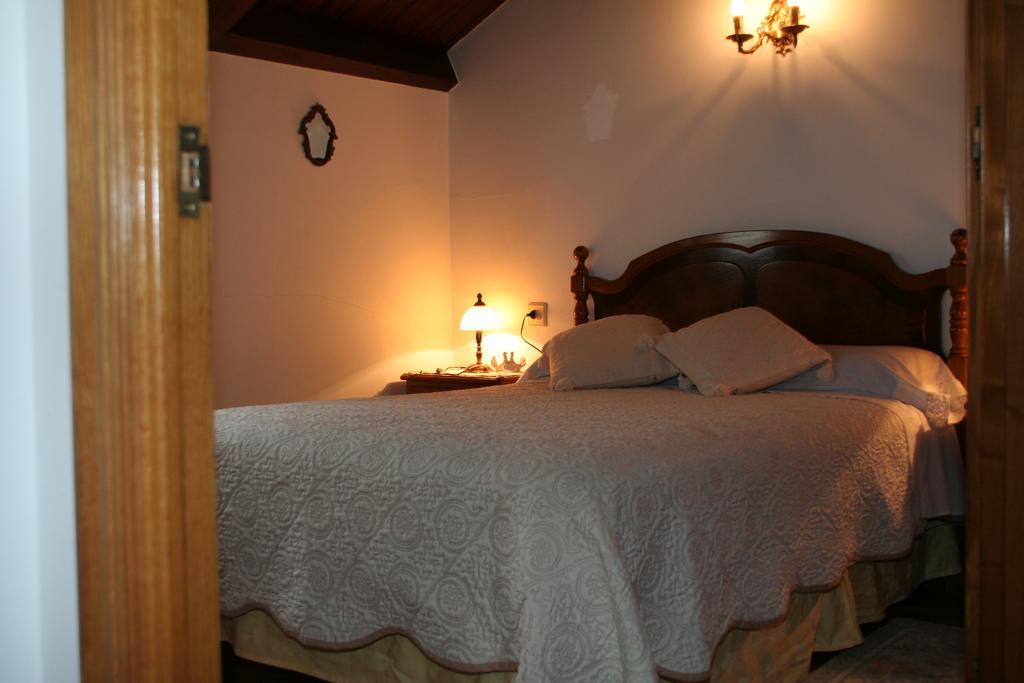 Apartamentos Rurales El Ferreiron Castropol Eksteriør billede