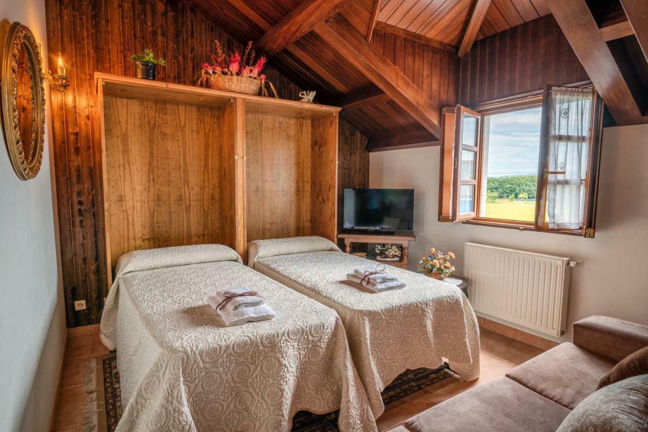 Apartamentos Rurales El Ferreiron Castropol Eksteriør billede